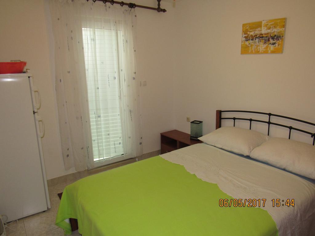 Guest House Vanessa Supetar Exterior photo