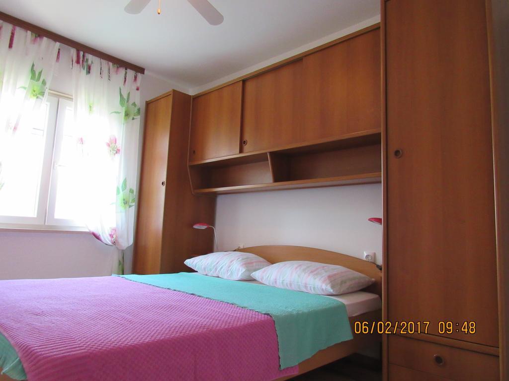 Guest House Vanessa Supetar Exterior photo